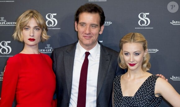 Eva Riccobono, Clive Owen et Sarah Gadon - Photocall du 85ème anniversaire de la montre Jaeger-LeCoultre Reverso à Genève le 18 janvier 2016