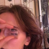 La jolie Raphaëlle Dupire prend la pose sur Instagram et s'offre un drôle de selfie