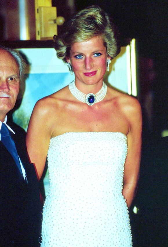 Lady Diana dans une robe Oscar de la Renta dans les années 1990