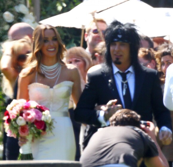 Le bassiste du groupe Mötley Crüe Nikki Sixx (Frank Carlton Ferrana) épouse Courtney Bingham lors d'une cérémonie intime au Grey Stone à Beverly Hills, le 15 mars 2014.