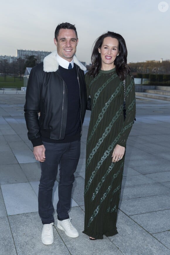 Dan Carter et son épouse Honor - Défilé Louis Vuitton (collection homme automne-hiver 2016-2017) à la serre du parc André-Citroën. Paris, le 21 janvier 2016.