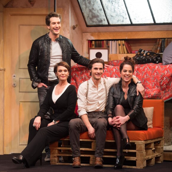 Guillaume Beyeler, Nathalie Roussel, Julien Dereims, Anouchka Delon - Filage de la pièce "Libres sont les papillons" au théâtre Rive Gauche à Paris, le 13 janvier 2016. Le spectacle débutera le 15 janvier 2016.