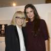 Mireille Darc et Malika Ménard - Vernissage de l'exposition des photographies de Mireille Darc chez Artcurial à Paris le 21 janvier 2016. "Un après-midi à Saint-Germain-des-Prés" regroupe 26 clichés en noir et blanc, intimes et sensibles, qui retracent un moment tout en sensualité dans la vie de Chloé, le modèle choisi par Mireille Darc. © Coadic Guirec/Bestimage