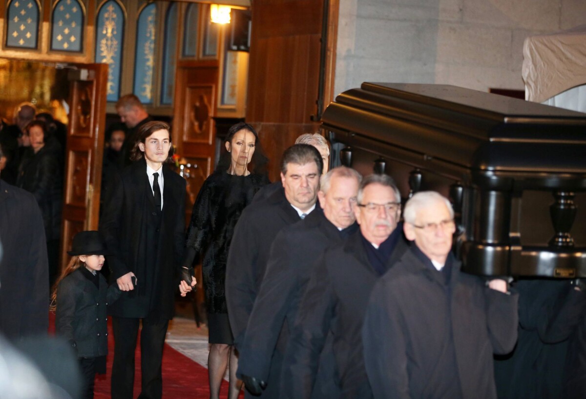 Photo Céline Dion, ses enfants RenéCharles Angélil, les jumeaux Nelson Angélil et Eddy
