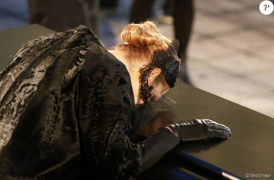 Céline Dion Sorties des obsèques nationales de René Angélil en la Basi­lique NotreDame de