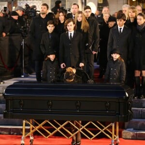 Céline Dion, ses enfants René-Charles Angélil, les jumeaux Nelson Angélil et Eddy Angélil, Anne-Marie Angélil-Dupré, la fille de René Angélil et son mari Marc Dupré - Sorties des obsèques nationales de René Angélil en la Basi­lique Notre-Dame de Montréal, le 22 janvier 2016.© Morgan Dessales/Bestimage