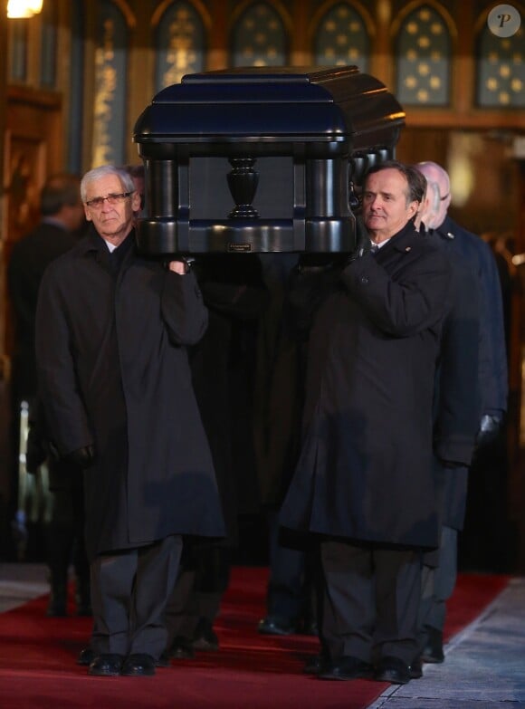 Cercueil - Sorties des obsèques nationales de René Angélil en la Basi­lique Notre-Dame de Montréal, le 22 janvier 2016.© Morgan Dessales/Bestimage