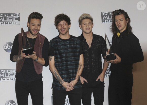 Liam Payne, Louis Tomlinson, Niall Horan, Harry Styles du groupe One Direction - Press Room lors de la 43ème cérémonie annuelle des "American Music Awards" à Los Angeles, le 22 novembre 2015