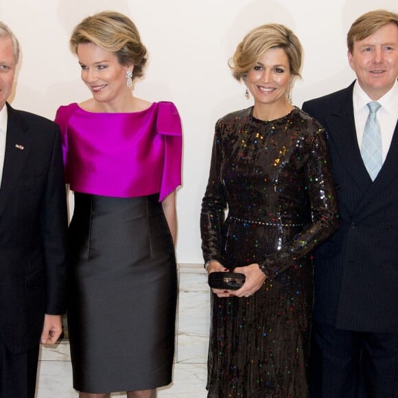 Le roi Philippe et la reine Mathilde de Belgique accueillaient le roi Willem-Alexander et la reine Maxima des Pays-Bas au Palais des beaux-arts de Bruxelles le 22 janvier 2016 pour un concert donné en l'honneur de la présidence néerlandaise de l'Union européenne.