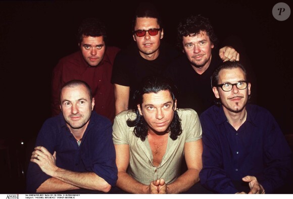 INXS en 1996 (Garry Beers en bas à gauche)