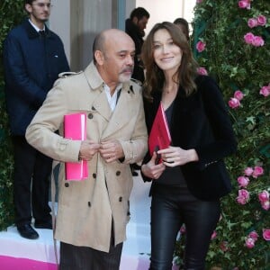 Christian Louboutin et Carla Bruni-Sarkozy - Sortie du défilé Haute Couture Schiaparelli Printemps 2016 à Paris, le 25 janvier 2016. ©CVS/Veeren/Bestimage