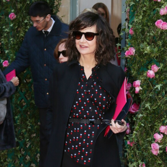 Valérie Lemercier - Sortie du défilé Haute Couture Schiaparelli Printemps 2016 à Paris, le 25 janvier 2016. ©CVS/Veeren/Bestimage