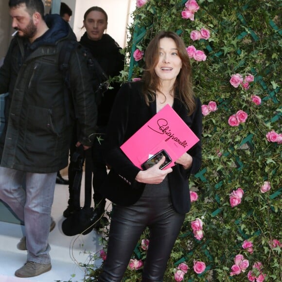 Carla Bruni-Sarkozy - Sortie du défilé Haute Couture Schiaparelli Printemps 2016 à Paris, le 25 janvier 2016. ©CVS/Veeren/Bestimage