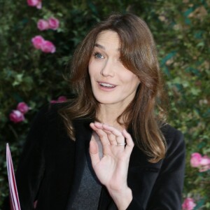 Carla Bruni-Sarkozy - Sortie du défilé Haute Couture Schiaparelli Printemps 2016 à Paris, le 25 janvier 2016. ©CVS/Veeren/Bestimage