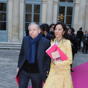 Jean Todt et sa compagne Michelle Yeoh - Sortie du défilé Haute Couture Schiaparelli Printemps 2016 à Paris, le 25 janvier 2016. ©CVS/Veeren/Bestimage