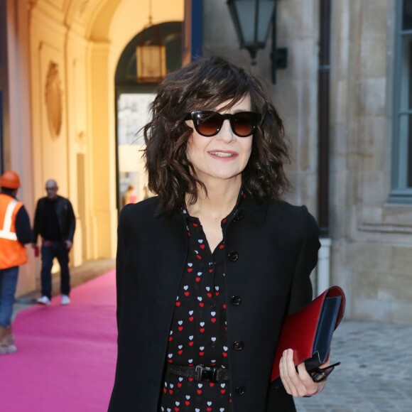 Valérie Lemercier - Défilé Haute Couture Schiaparelli Printemps 2016 à Paris, le 25 janvier 2016. ©CVS/Veeren/Bestimage