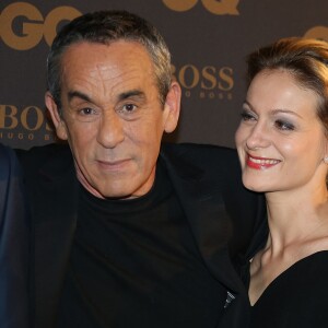 Thierry Ardisson et sa femme Audrey Crespo-Mara - Photocall de la cérémonie des "GQ 2015, Les Hommes de l'Année" au Shangri-La Hotel à Paris, le 25 janvier 2016.