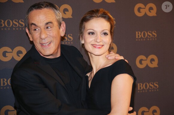 Thierry Ardisson et sa femme Audrey Crespo-Mara - Photocall de la cérémonie des "GQ 2015, Les Hommes de l'Année" au Shangri-La Hotel à Paris, le 25 janvier 2016.