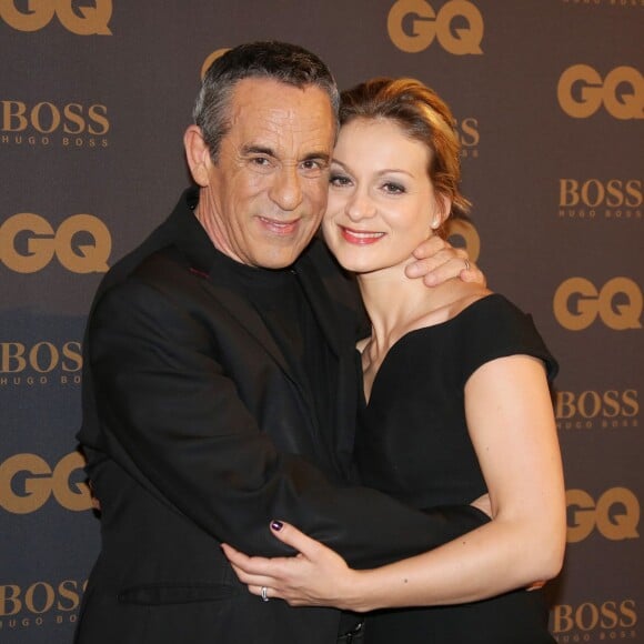 Thierry Ardisson et sa femme Audrey Crespo-Mara - Photocall de la cérémonie des "GQ 2015, Les Hommes de l'Année" au Shangri-La Hotel à Paris, le 25 janvier 2016.