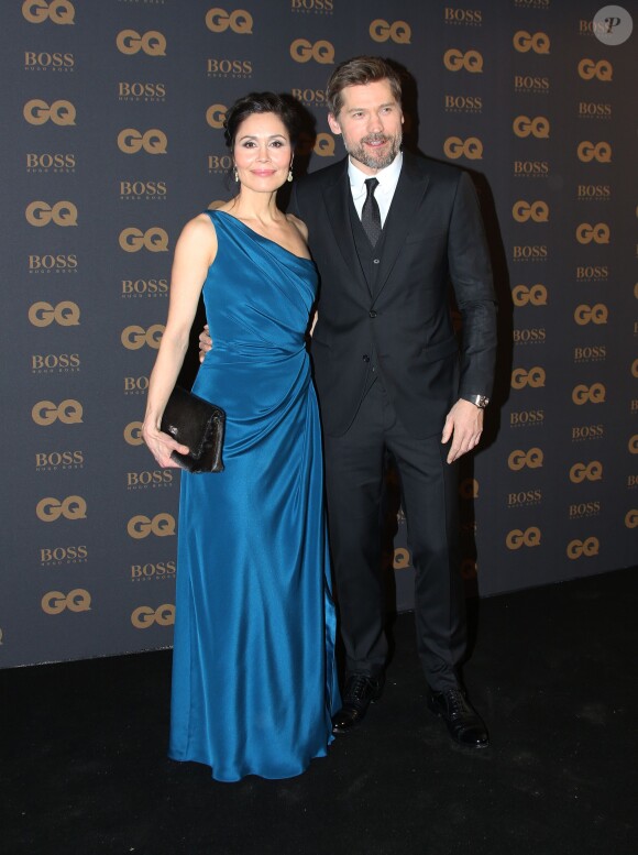 Nikolaj Coster-Waldau (Game of Thrones) et sa femme Nukâka (Nukaaka) Coster-Waldau - Photocall de la cérémonie des "GQ 2015, Les Hommes de l'Année" au Shangri-La Hotel à Paris, le 25 janvier 2016.