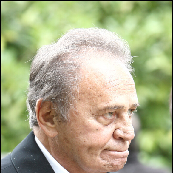 L'acteur Roger Hanin - Obsèques ed Fikip Nikolic en l'égrise russe de Sainte-Geneviève-des-Bois en 2009.