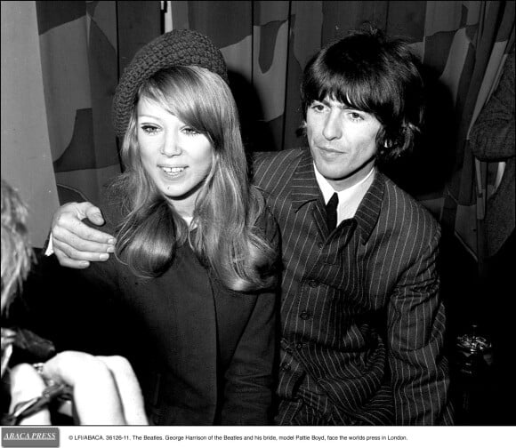 Pattie Boyd et George Harrison, son premier mari, à Londres dans les années 1960.
