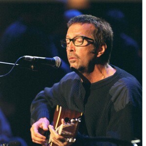 Eric Clapton en concert au Royal Albert Hall à Londres en septembre 1997