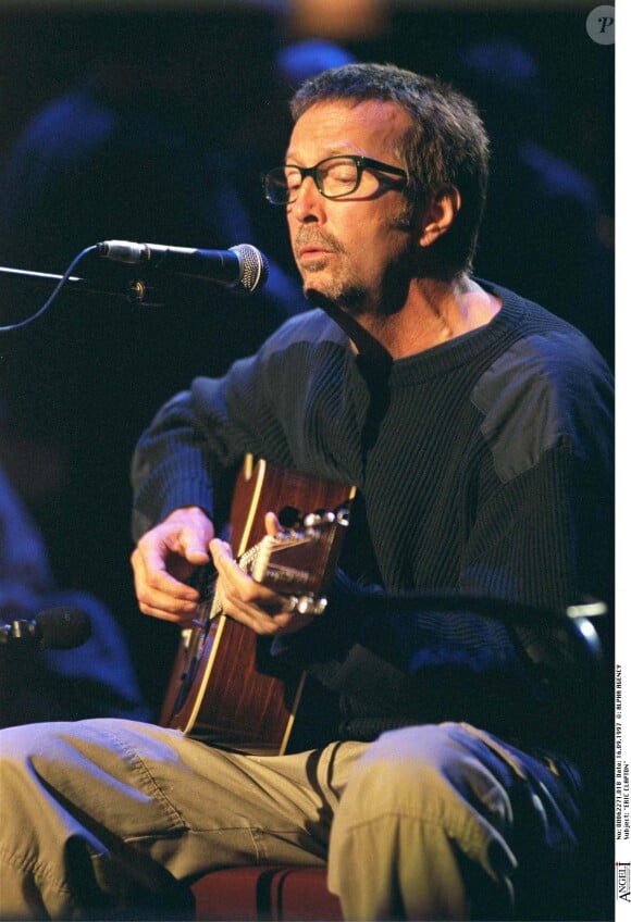 Eric Clapton en concert au Royal Albert Hall à Londres en septembre 1997