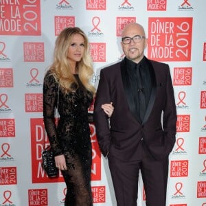 Pascal Obispo et son épouse Julie Hantson - Dîner de la mode 2016 pour le Sidaction au pavillon d'Armenonville à Paris, le 28 janvier 2016.