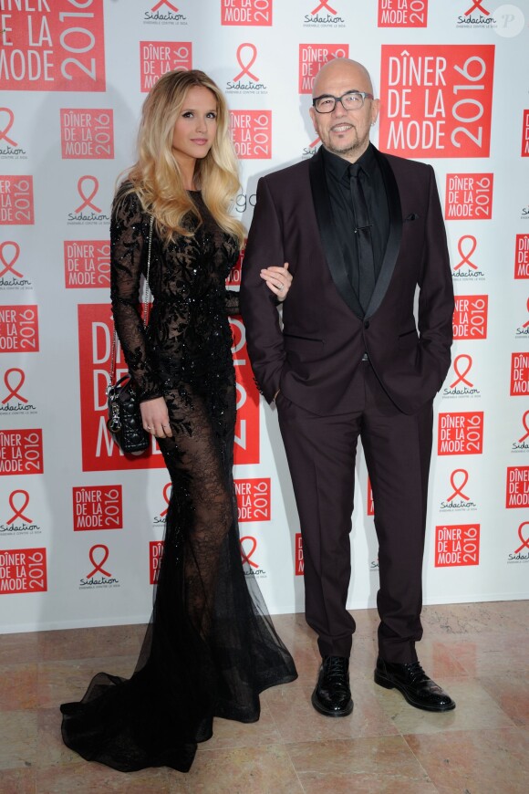 Pascal Obispo et son épouse Julie Hantson - Dîner de la mode 2016 pour le Sidaction au pavillon d'Armenonville à Paris, le 28 janvier 2016.