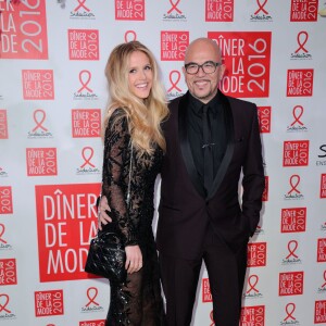 Pascal Obispo et son épouse Julie Hantson - Dîner de la mode 2016 pour le Sidaction au pavillon d'Armenonville à Paris, le 28 janvier 2016.