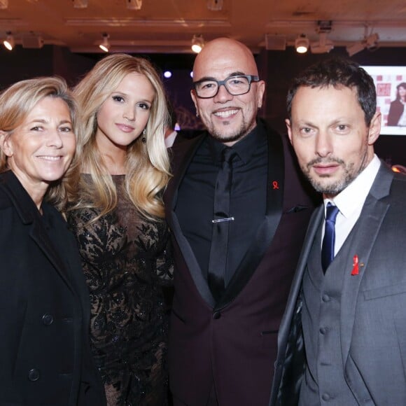 Pascal Obispo et Julie Hentson posent avec Marc-Olivier Fogiel et Claire Chazal - Dîner de la mode 2016 pour le Sidaction au pavillon d'Armenonville à Paris, le 28 janvier 2016. ©Olivier Borde/Bestimage 