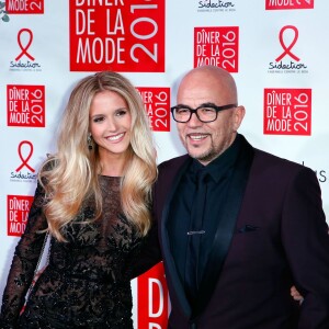 Pascal Obispo et Julie Hantson - Dîner de la mode 2016 pour le Sidaction au pavillon d'Armenonville à Paris, le 28 janvier 2016.