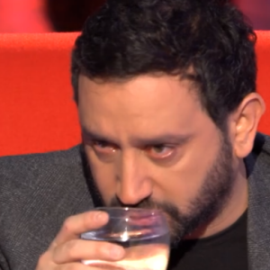 Le présentateur Cyril Hanouna fond en larmes en évoquant sa grand-mère. Extrait de l'émission "Le Divan", présentée par Marc-Olivier Fogiel sur France 3 et diffusée le 9 février prochain.