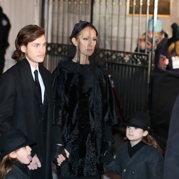 Céline Dion, ses enfants René-Charles Angélil, les jumeaux Nelson Angélil et Eddy Angélil à la sortie des obsèques nationales de René Angélil en la Basi­lique Notre-Dame de Montréal, le 22 janvier 2016 © Dominique Jacovides