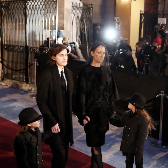 Céline Dion, ses enfants René-Charles, les jumeaux Nelson et Eddy lors de la sortie des obsèques nationales de René Angélil en la Basi­lique Notre-Dame de Montréal, le 22 janvier 2016 © Dominique Jacovides