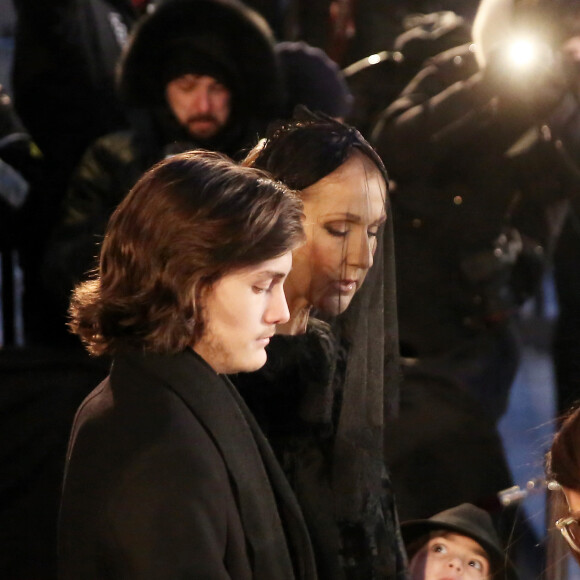 Céline Dion, ses enfants René-Charles Angélil, les jumeaux Nelson Angélil et Eddy Angélil aux obsèques nationales de René Angélil en la Basi­lique Notre-Dame de Montréal, le 22 janvier 2016 © Dominique Jacovides