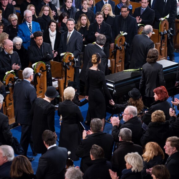 Céline Dion, ses enfants René-Charles, les jumeaux Nelson et Eddy et les membres de sa famille aux obsèques nationales de René Angélil en la Basi­lique Notre-Dame de Montréal, le 22 janvier 2016 © Eric Carriere / OSAIMAGES / FEELING