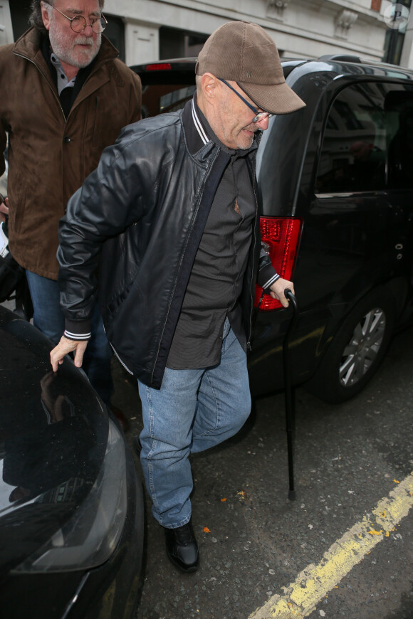 Phil Collins se rend aux studios de la BBC Radio Two à Londres, le 26 janvier 2016