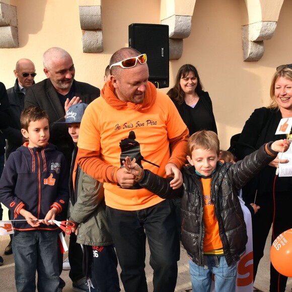 Le prince Albert II de Monaco a participé à la deuxième marche organisée par la Fondation Flavien à l'occasion de la Journée Internationale des Cancers Pédiatriques et des Maladies Rares à Monaco le 31 janvier 2016. La princesse Caroline de Hanovre, accompagnée de sa fille la princesse Alexandra et de sa belle-fille Beatrice Borromeo, l'a rejoint vers la fin du parcours, avant une cérémonie sur la Place d'Armes de la principauté. © Bruno Bebert / Pool Restreint / Bestimage