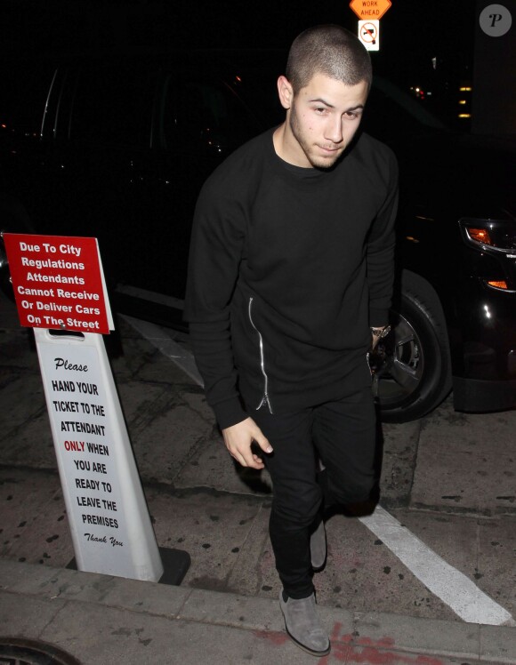 Nick Jonas - People au restaurant Craig de West Hollywood le 8 décembre 2015