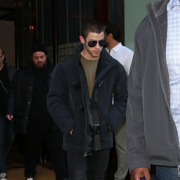 Nick Jonas à la sortie de son hotel à New York, le 20 octobre 2015.