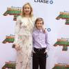 Kate Hudson et son fils Ryder Robinson - Célébrités lors la première de Kung Fu Panda 3 au théâtre "TCL Chinese" de Hollywood le 16 janvier 2016.