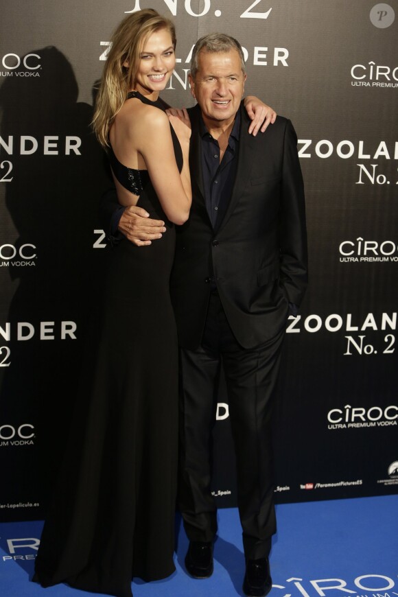 Karlie Kloss et le photographe Mario Testino - Première du film "Zoolander 2" à Madrid le 1er février 2016.