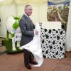 Le prince Charles en visite à l'association Send a Cow dont il est le président à Bath le 1er février 2016.