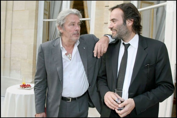 Exclusif : Alain Delon et Anthony Delon à Paris le 3 juin 2009