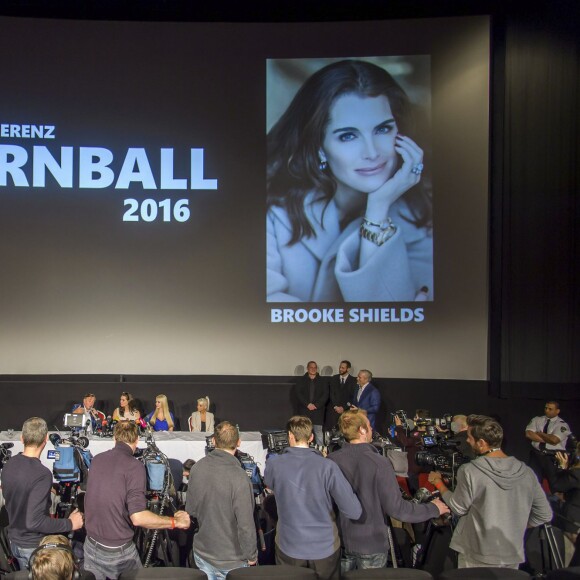 Brooke Shields, Richard et Cathy Lugner inmitten Medien Presse - Conférence de presse pour le Bal de l'Opéra à Vienne. Le 3 février 2016