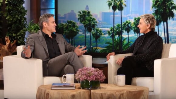 Sur le plateau de l'émission Ellen DeGeneres, George Clooney a expliqué comment il a demandé à la belle Amal de l'épouser. Vidéo publiée sur le site du DailyMail, le 3 février 2016.