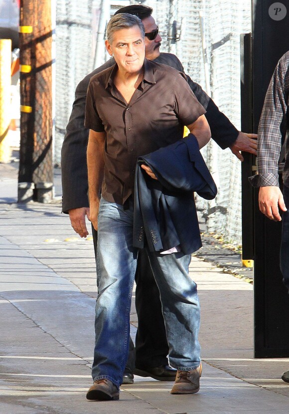 George Clooney arrive dans les studios de l'émission "Jimmy Kimmel Live!" à Hollywood, le 2 février 2016.