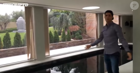 Cristiano Ronaldo nous fait visiter sa maison à Madrid - décembre 2015